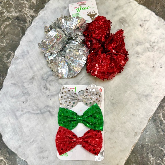 Claire’s Christmas Hair Clip Bows set of 4 & 2 Scrunchies, New - Picture 3 of 12